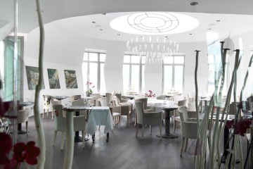 Ginger & Fred Restaurant - Dancing House