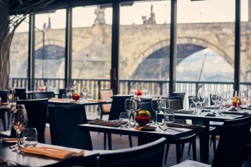 Mlynec restaurant - Charles Bridge view