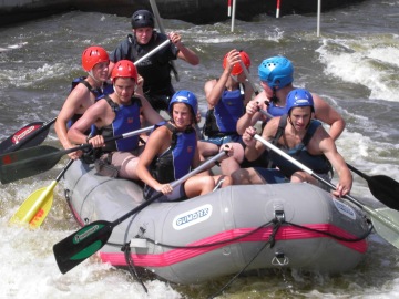 Extreme Rafting, Adventurous group activity in Prague