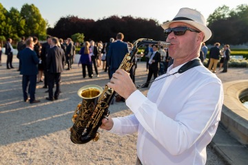 Welcome reception in gardens